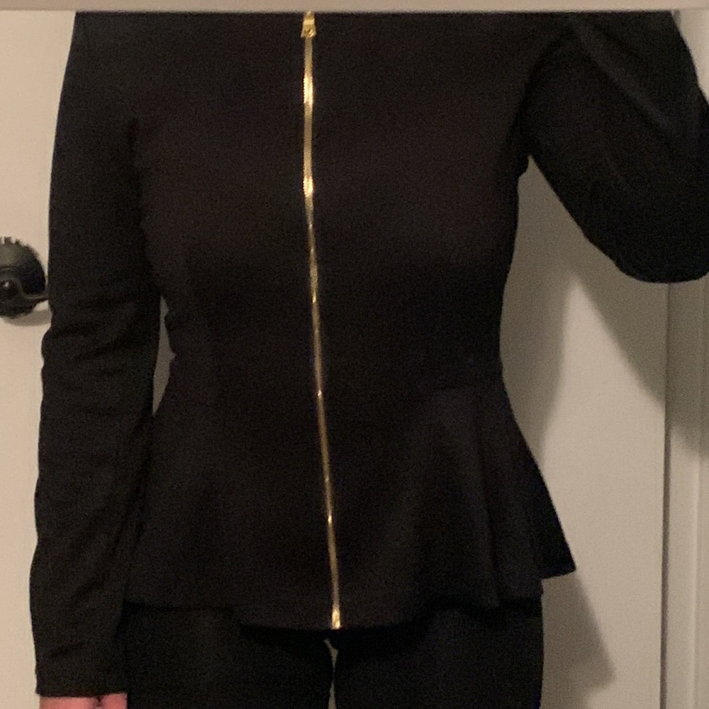 FOREVER 21 Black zip-up flared blouse SIZE M